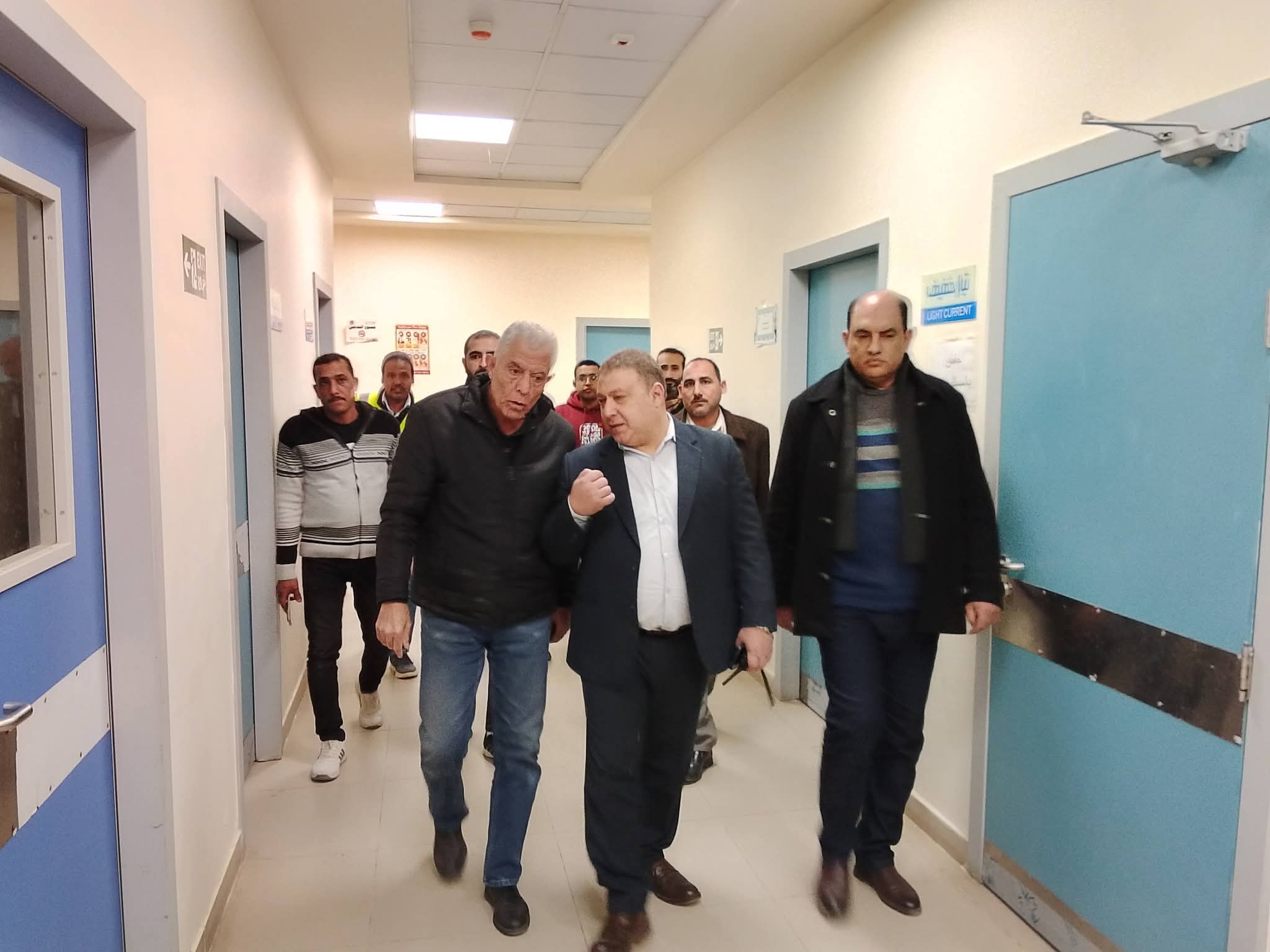 لبيب ومسئول مجلس الوزراء يتفقدان الأعمال الجارى تنفيذها بمستشفى بدر المركزى