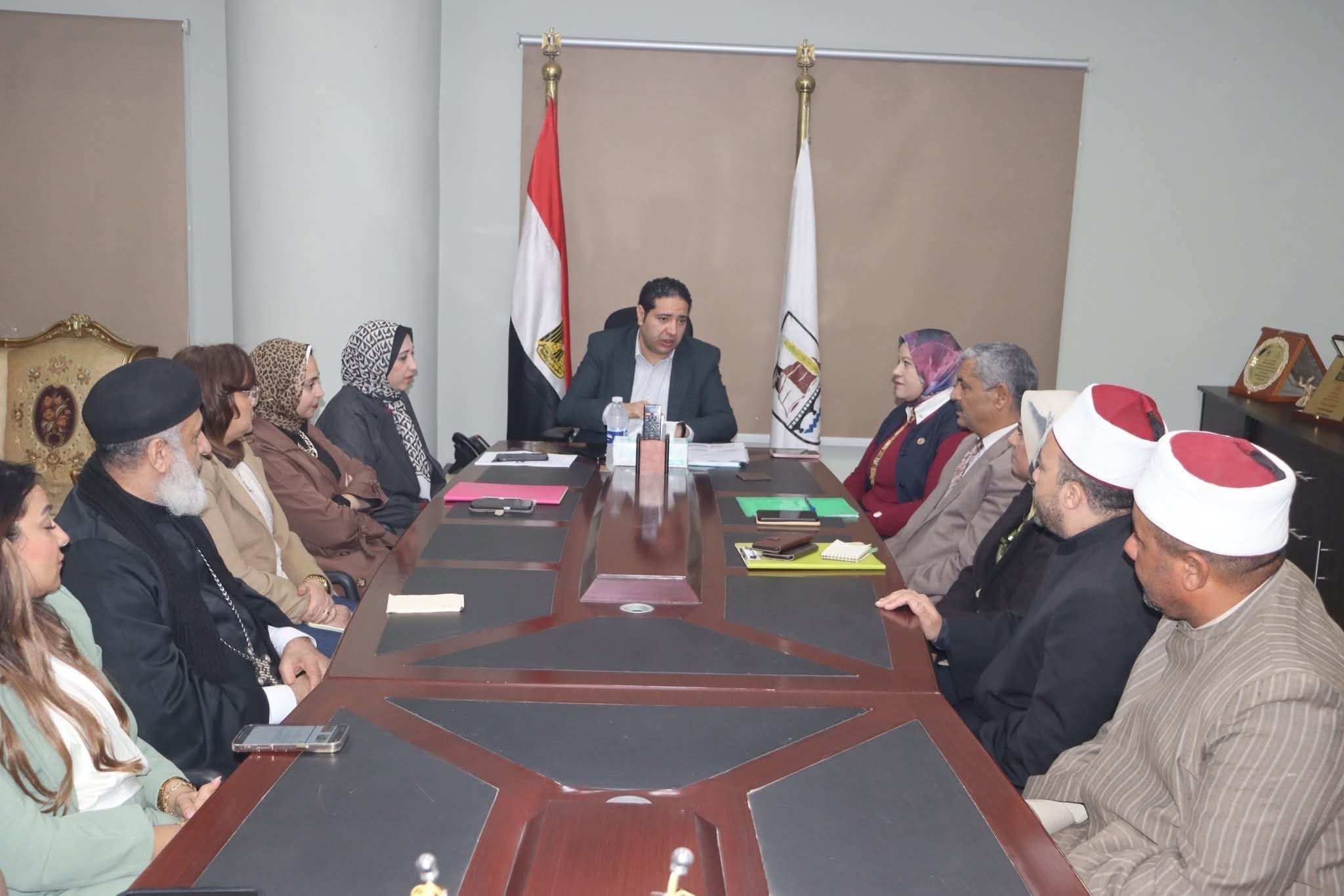 قومي المرأة ببني سويف يشارك في اجتماع اللجنة الدائمة لمناهضة العنف ضد حواء
