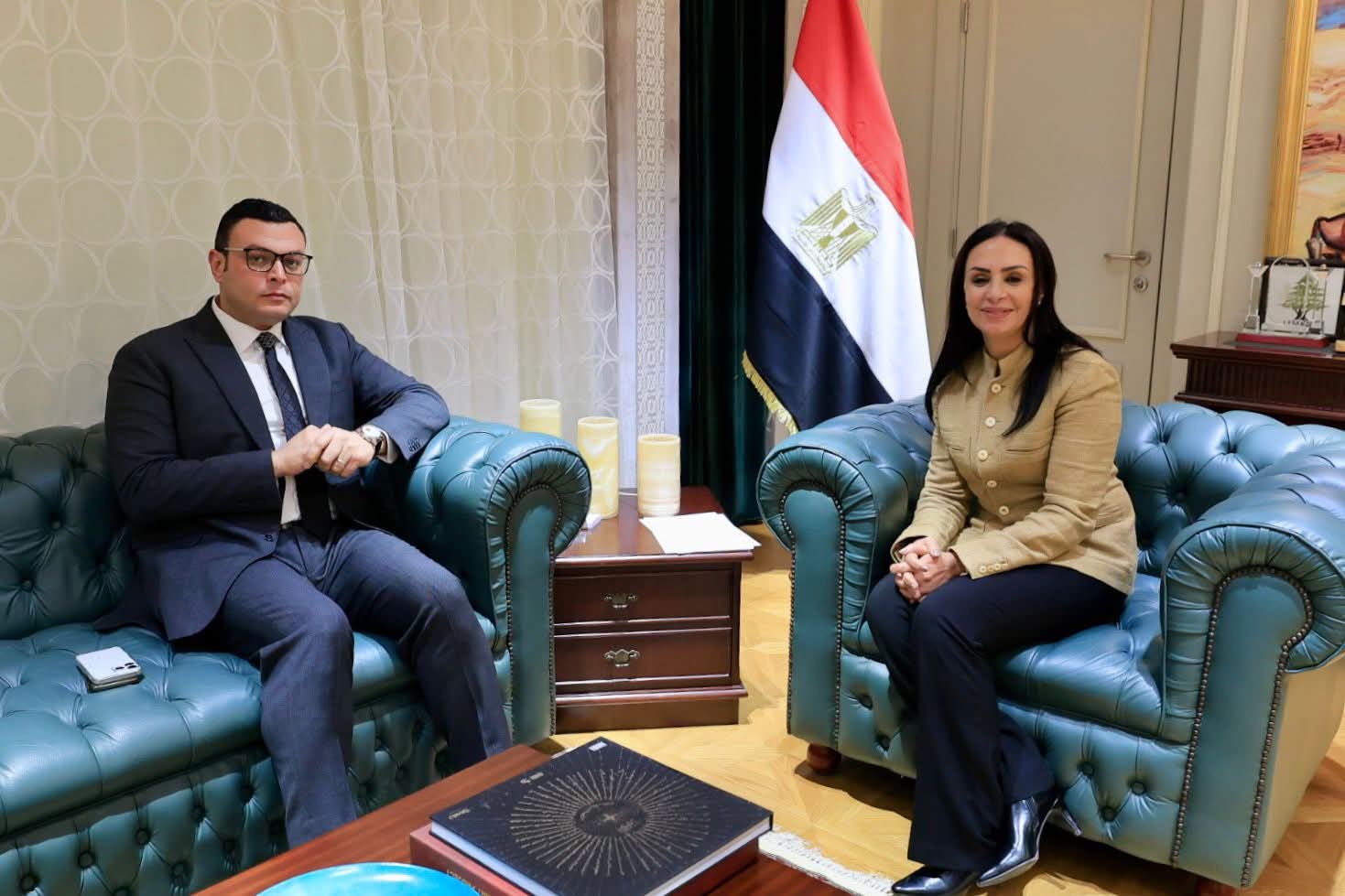 تيسير إجراءات تراخيص الحضانات بالمحافظات فى اجتماع وزيرى التضامن والإسكان