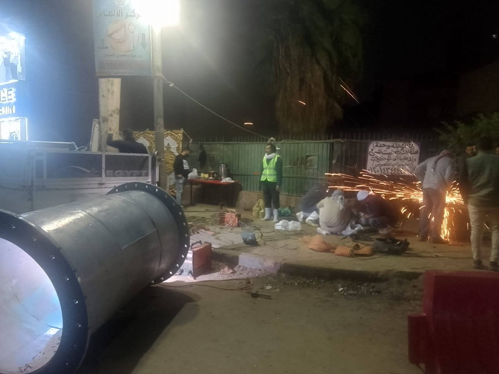 تحويل مسار خط مياه شرب متعارض مع مشروع المونوريل بالعجوزة