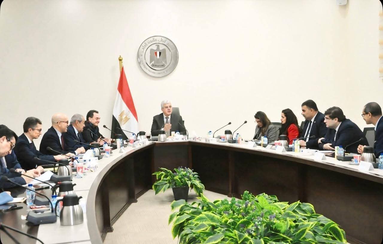 عاشور : مشروع الجامعة الفرنسية الأهلية يحظى بدعم كبير من الدولة المصرية