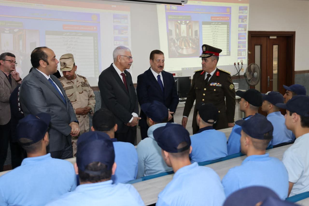 محافظ المنوفية ورئيس الجامعة يتفقدان فعاليات الدورة التدريبية العسكرية الــ 51 بالجامعة الأهلية 