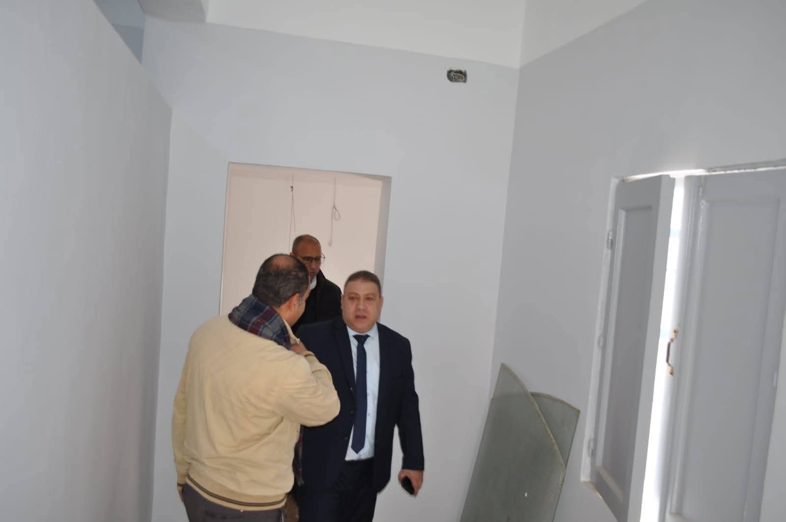 رئيس مدينة بدر يتفقد الأعمال الجارية بمقر التأمين الصحى الجديد
