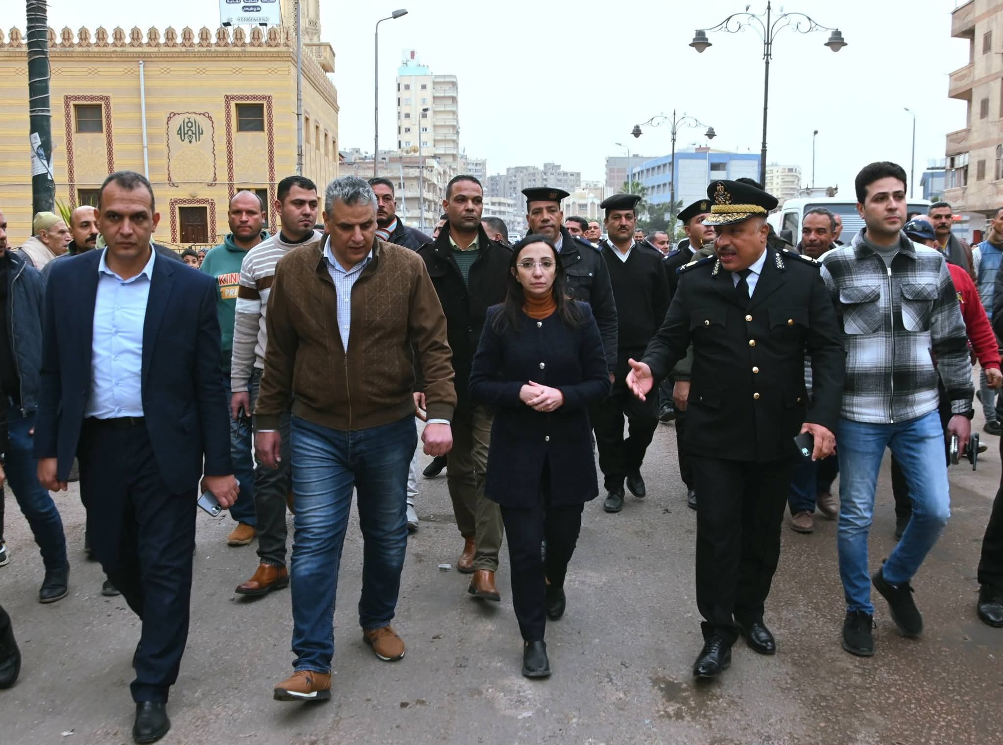 منطقة إفلاقة بدمنهور شكل تانى.. إزالة كافة صور الإشغالات والتعديات.. وسعادة بين الأهالى
