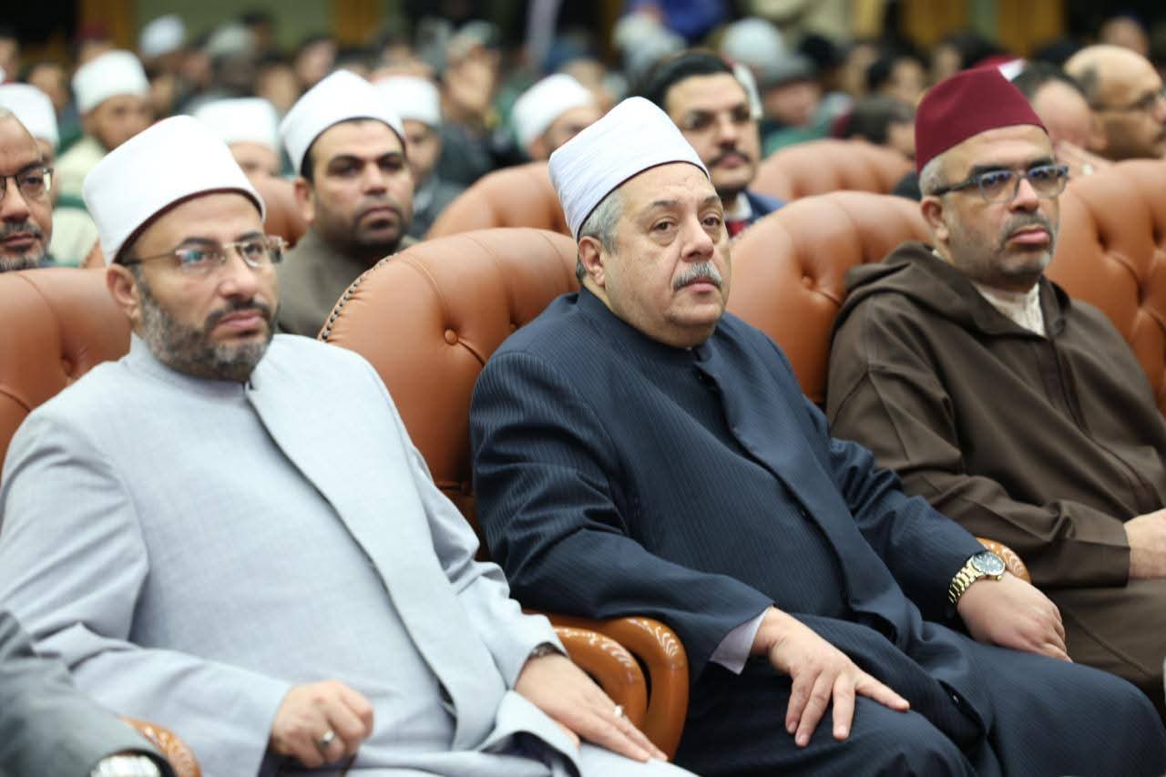 منتدى الإمام الأشعري بالأزهر يدعو إلى اعتماد مفهوم «أهل القبلة» أساسًا لحماية السِّلم المجتمعي وتجفيف منابع التكفير   