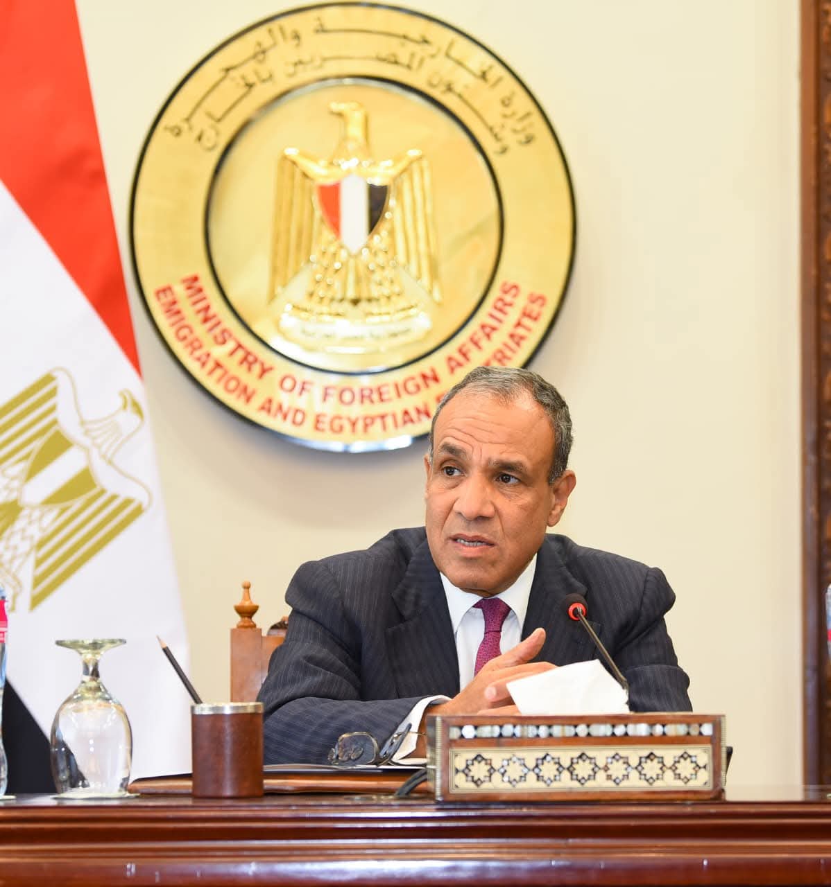 عبد العاطى:  وزارة الخارجية تضطلع بمسؤولية محورية في الدفاع عن المصالح الوطنية المصرية