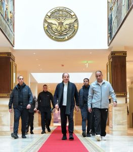 الرئيس من الأكاديمية العسكرية المصرية: اطمئن المصريين.. الأوضاع الداخلية مستقرة وفى تحسن وكل السلع متوافرة - FB IMG 1769786204948 263x300