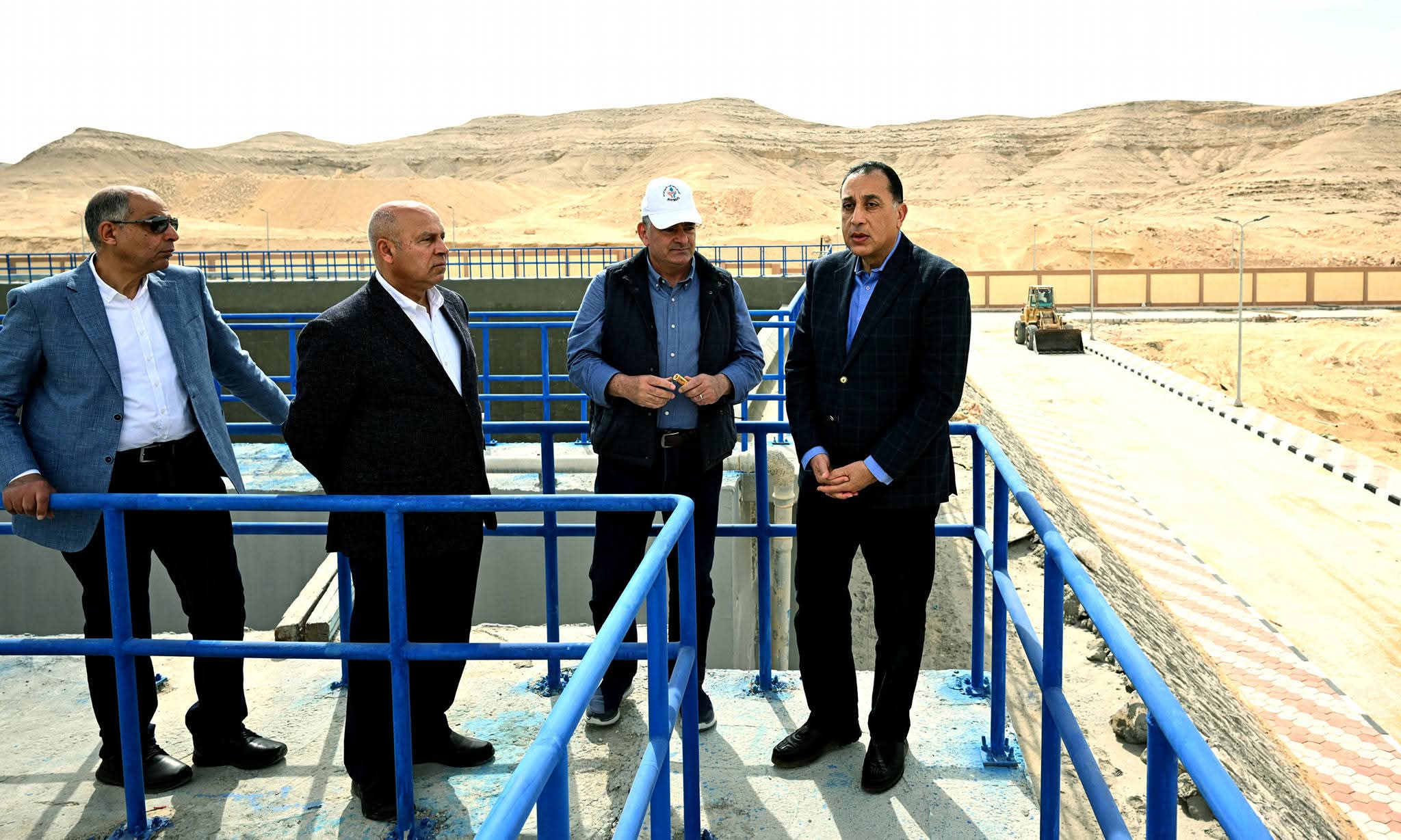 رئيس الوزراء يتفقد محطة معالجة الصرف الصحي الثلاثية "بني حسن الشروق" بالمنيا 