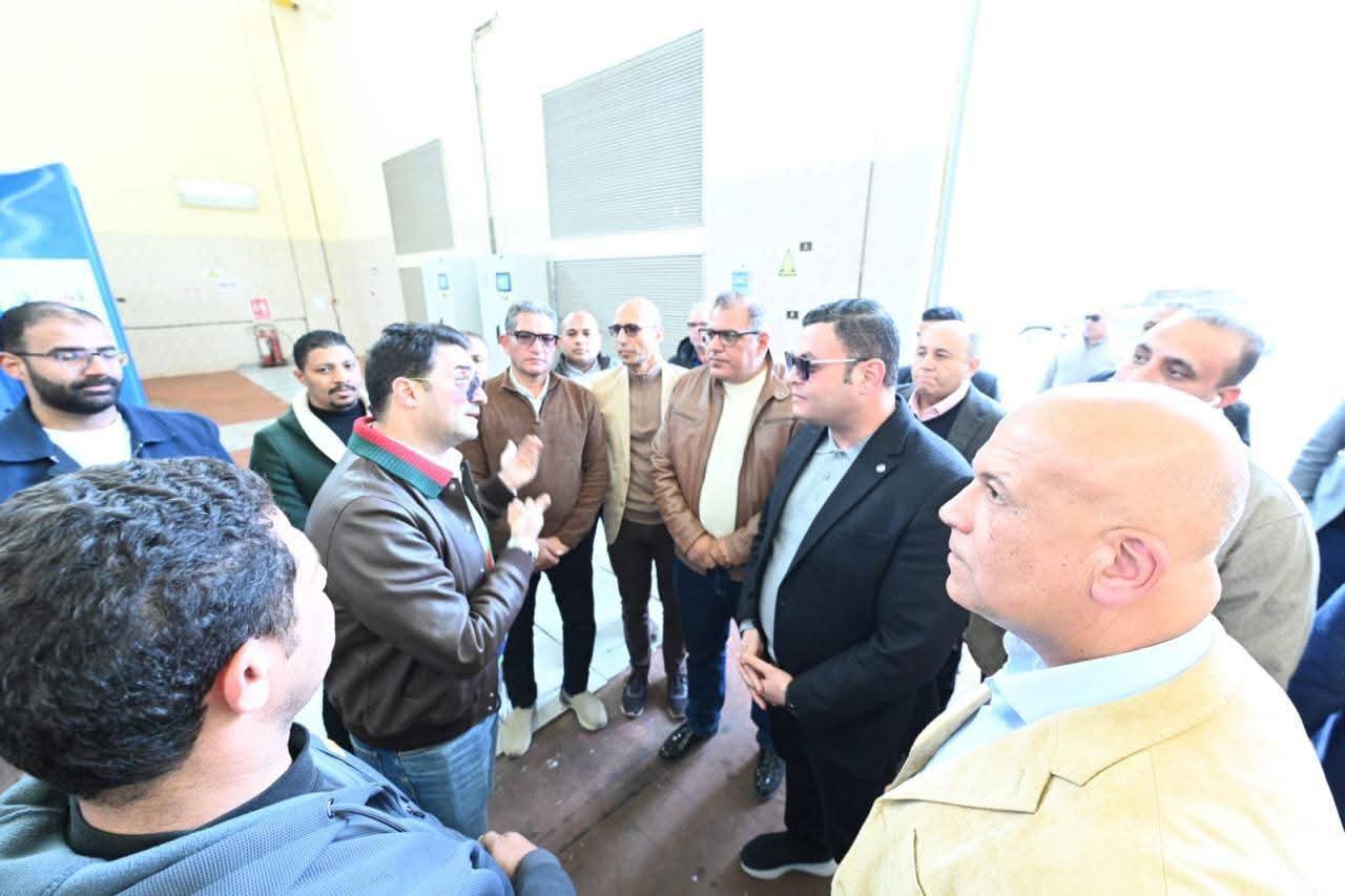 وزير الإسكان يتفقد مشروع رفع كفاءة محطة تنقية مياه الشرب بمدينة الشيخ زايد