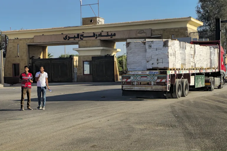 إسرائيل تعيد فتح معبر رفح بشكل محدود.. الأحد