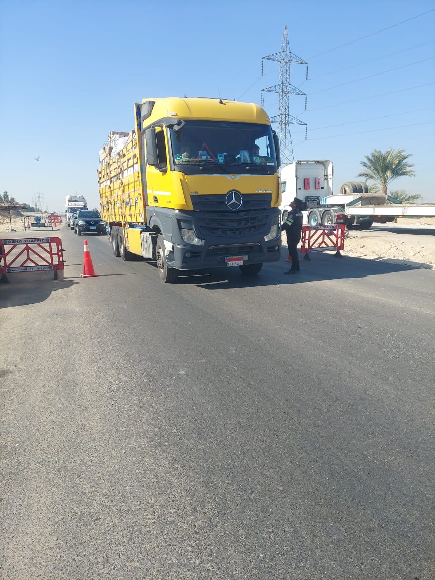 حملات مرورية مكثفة على الطريق الصحراوي الغربي بقنا