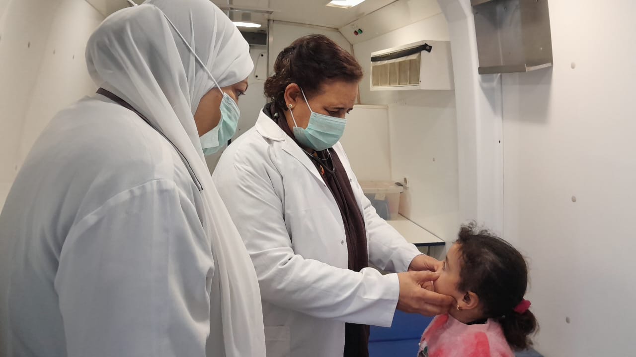 الكشف على 885 مواطنًا خلال قافلة طبية مجانية بقرية بولين الفوايد بالبحيرة 