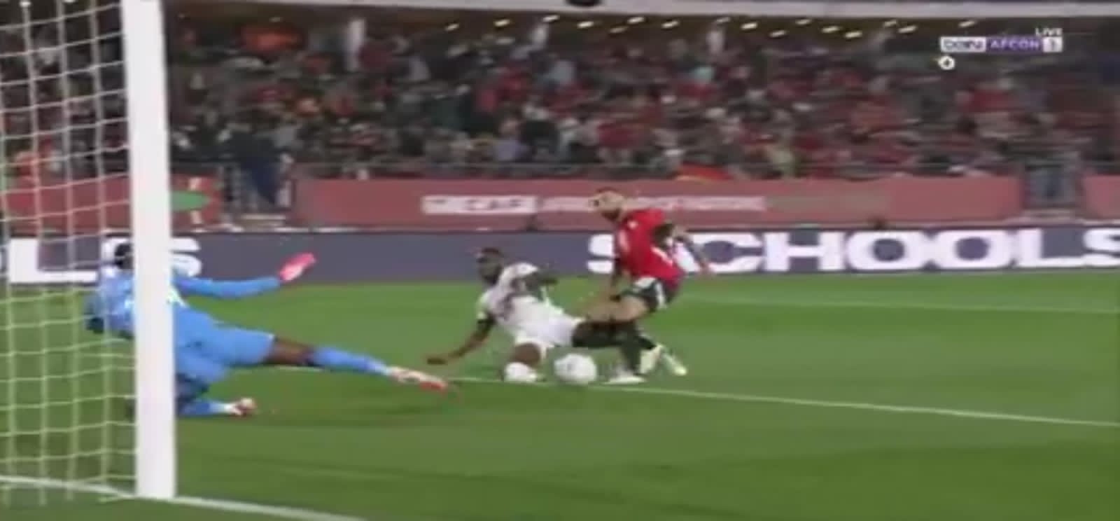 كوت ديفوار يهدد مرمى منتخب مصر لأول مرة في الدقيقة 64