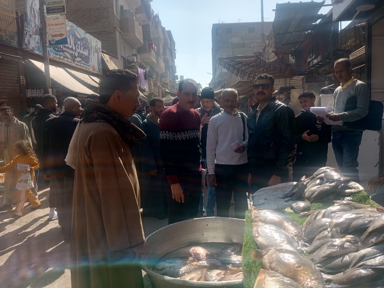 لحماية الصحة العامة.. 14 محضراً لمواجهة التلاعب بالأسعار وإزالة إشغالات الطريق بدشنا