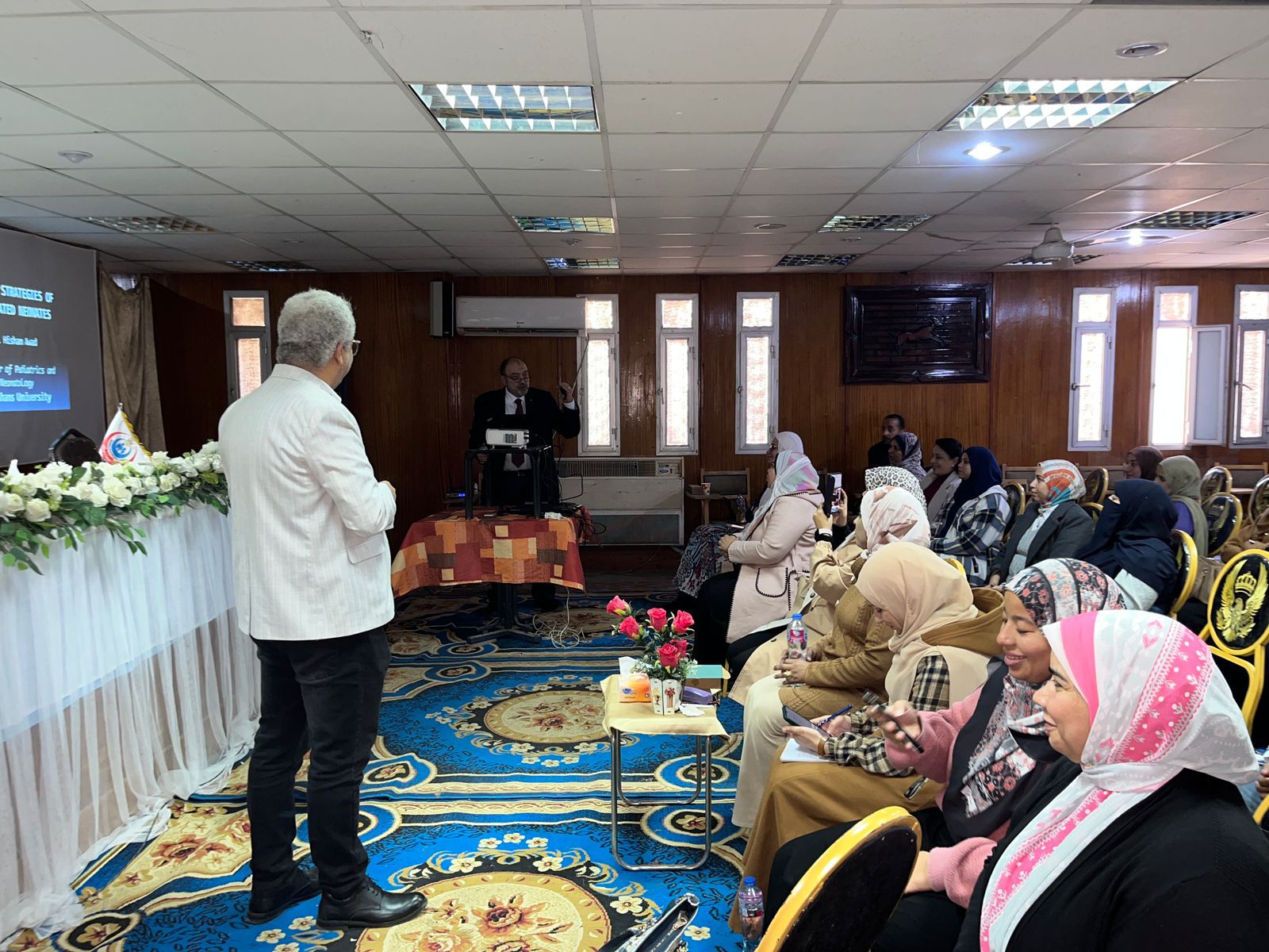 "التنفس الصناعي لحديثي الولادة".. ورشة عمل بقسم الحضانات بمستشفى قنا العام