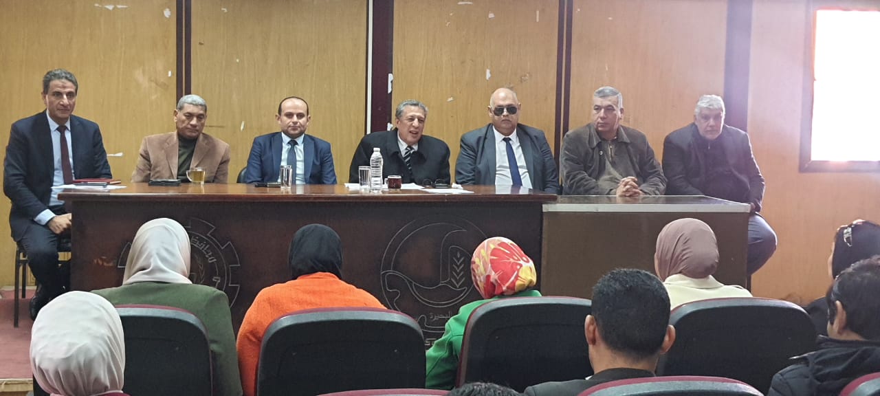 وكيل تعليم البحيرة يشيد بالمبادرة الرئاسية 1000مدير مدرسة  