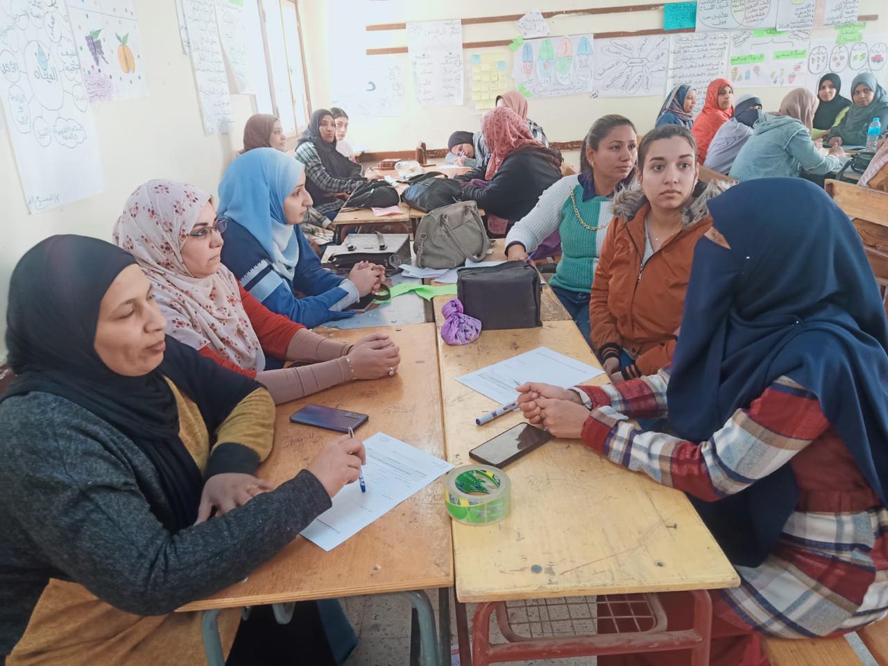 انطلاق البرامج التدريبية لـ1059 معلمة وموجهة رياض أطفال بقنا