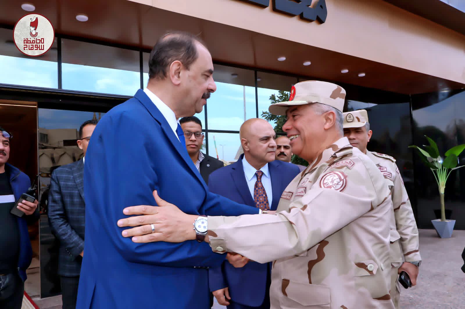 محافظ سوهاج يستقبل قائد الجيش الثالث الميداني لافتتاح وتفقد عددا من مشروعات "حياة كريمة"
