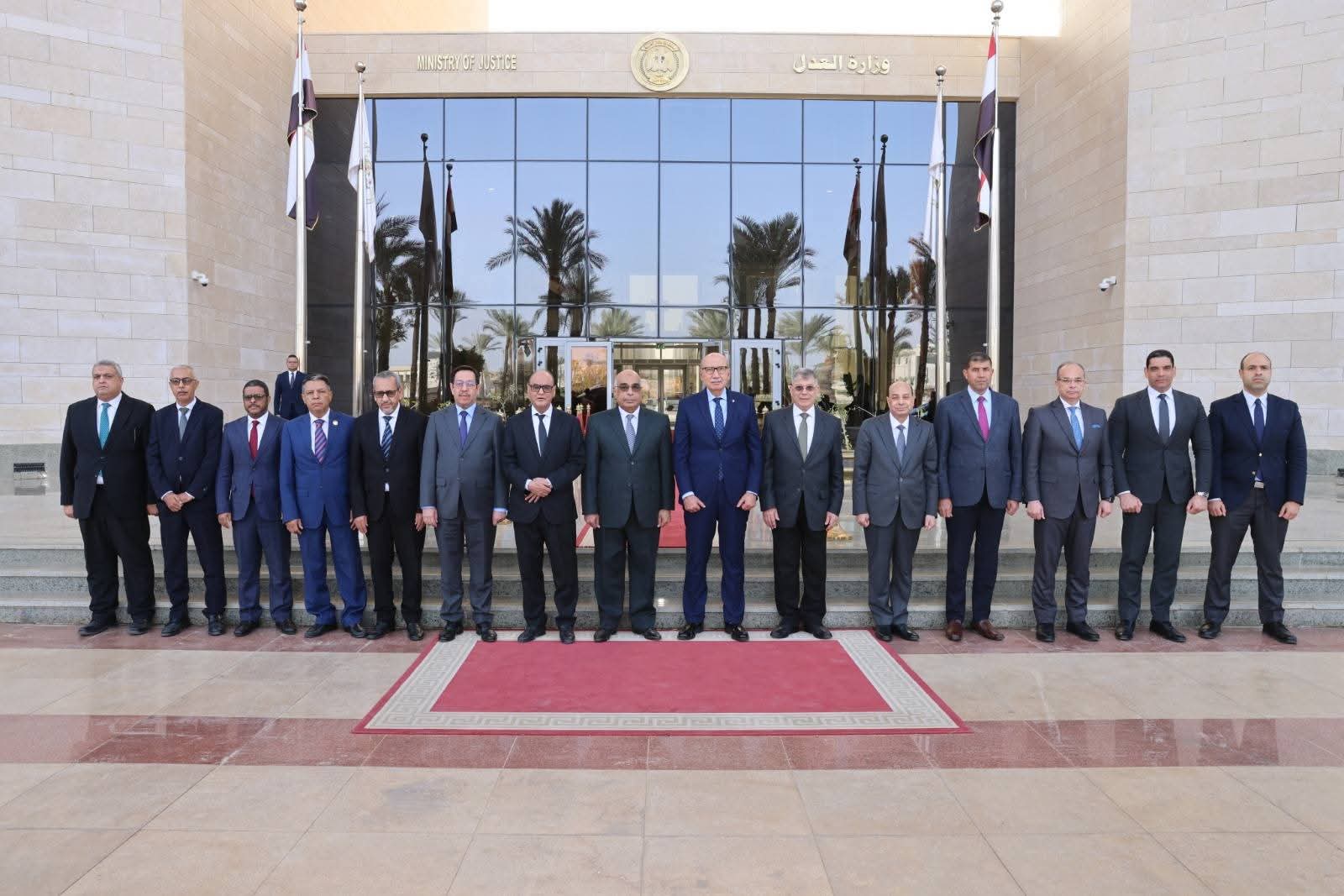 وزير العدل يستقبل رئيس المحكمة العُليا بموريتانيا 