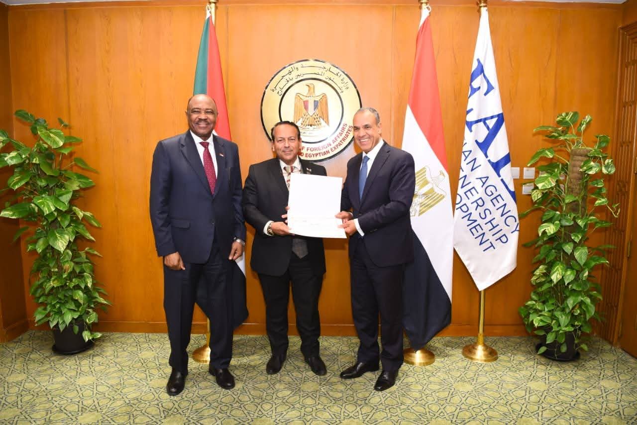 وزير الخارجية ونظيره السوداني يشاركان في احتفالية تكريم الفريق الطبي المصري المشارك في القافلة الطبية إلى السودان