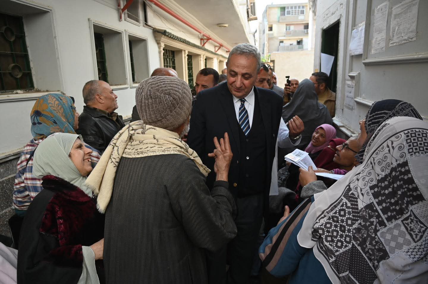 محافظ الغربية يستجيب لشكاوى المعتمرين وينهى حالة الزحام بمركز الرعاية الصحية بشارع سعيد